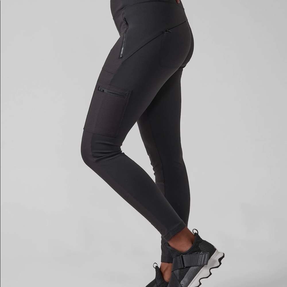 NWOT Athleta Headlands Hybrid Cargo II Tight.